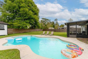 PAWSome Pet & Family Pool Retreat